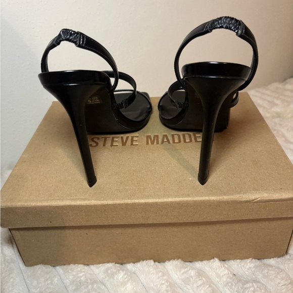 Steve Madden Black Minimalist Strappy Square-Toe Heels - Picture 3 of 4